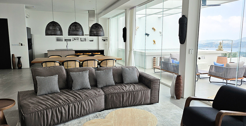 Golden Lotus - The Purity Villa - Relaxing living and dining by the terrace